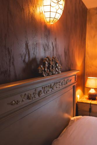 bois-lit-gite-la-maison-caussenard