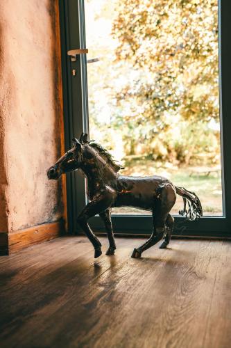 cheval-statue-chambre-domaine-de-la-vialette