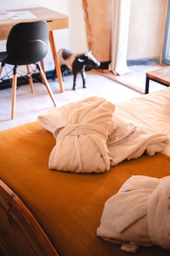 draps-linge-serviette-chambre-vache