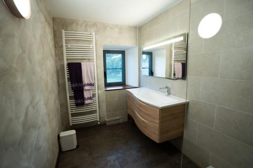salle-de-bain-gite-la-maison-caussenard