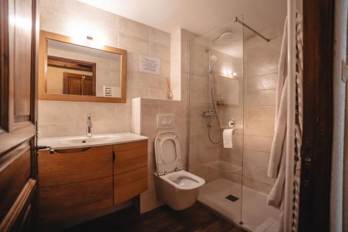 salle-de-bain-lozere-domaine-de-la-vialette-chambre-vache