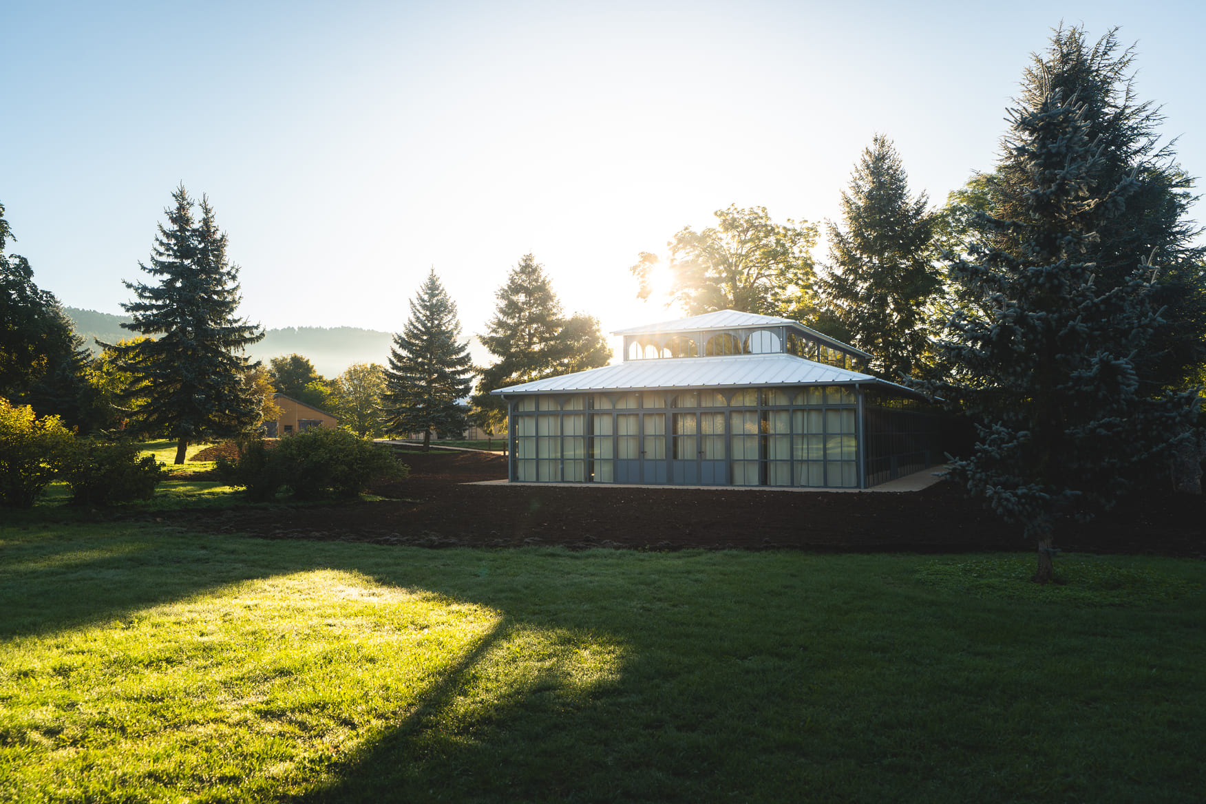 orangerie-de-romy-lozere-exterieur-domaine-de-la-vialette-sunset